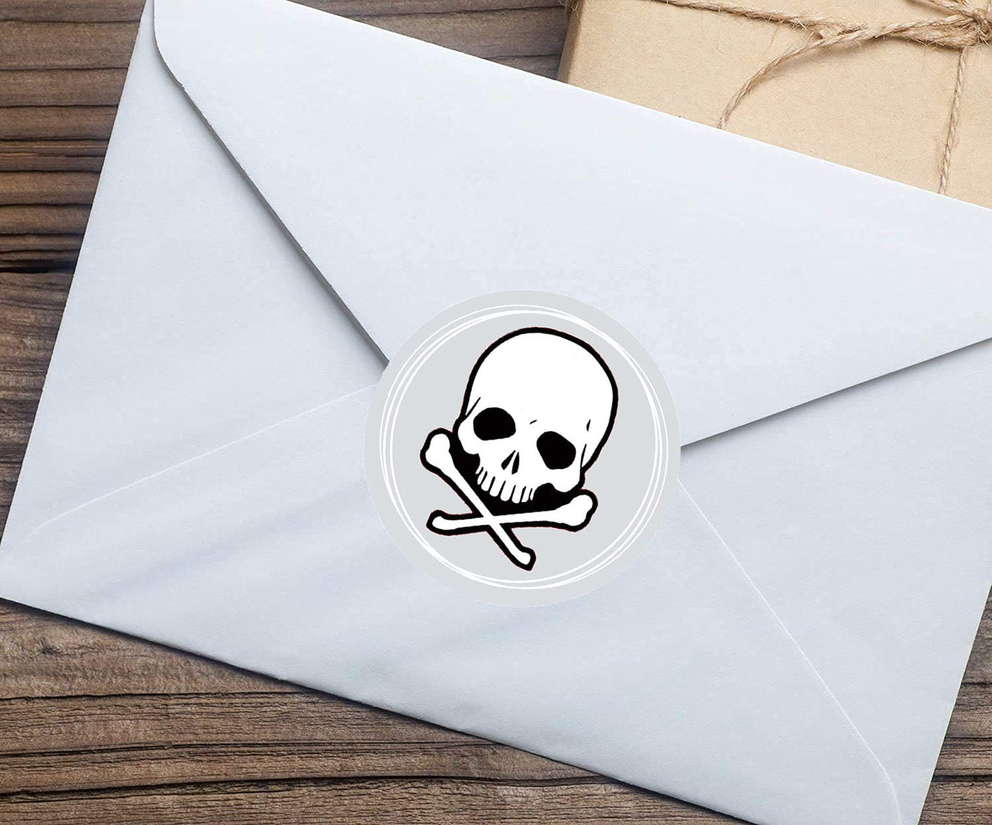 Remarkable 2 Inch White Skull and Crossbones Circle Dot Stickers,Skull Stickers Used for Party Favors, Birthdays, Halloween and Crafts (500 Labels on a Roll)