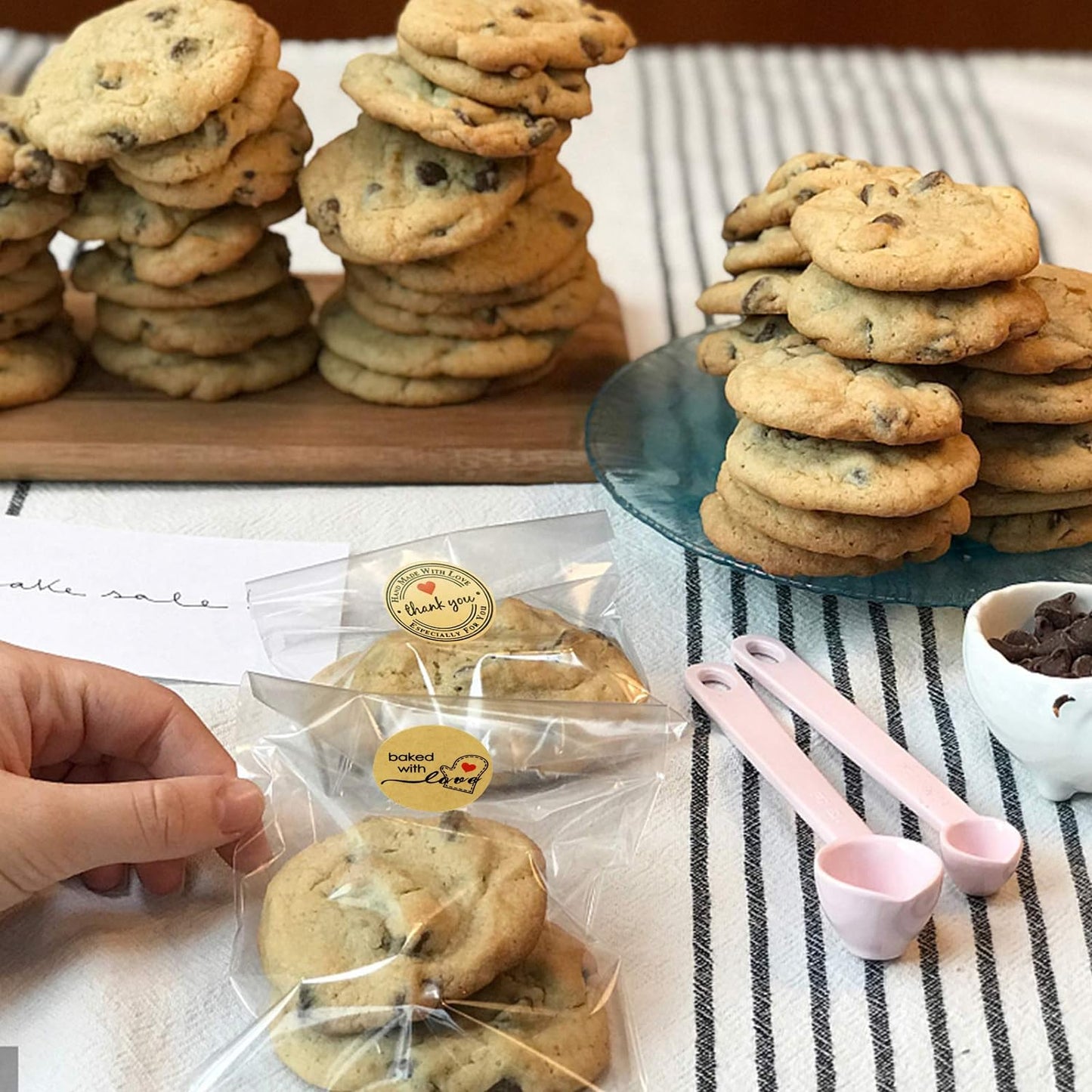 1000PCS Baked with Love Stickers for Baked Goods,1 Inch Small Round Brown Red Heart in Baking Gloves Baking Stickers Label Bakery Stickers for Packaging Canning Bottles,Cookie Bags (Brown)