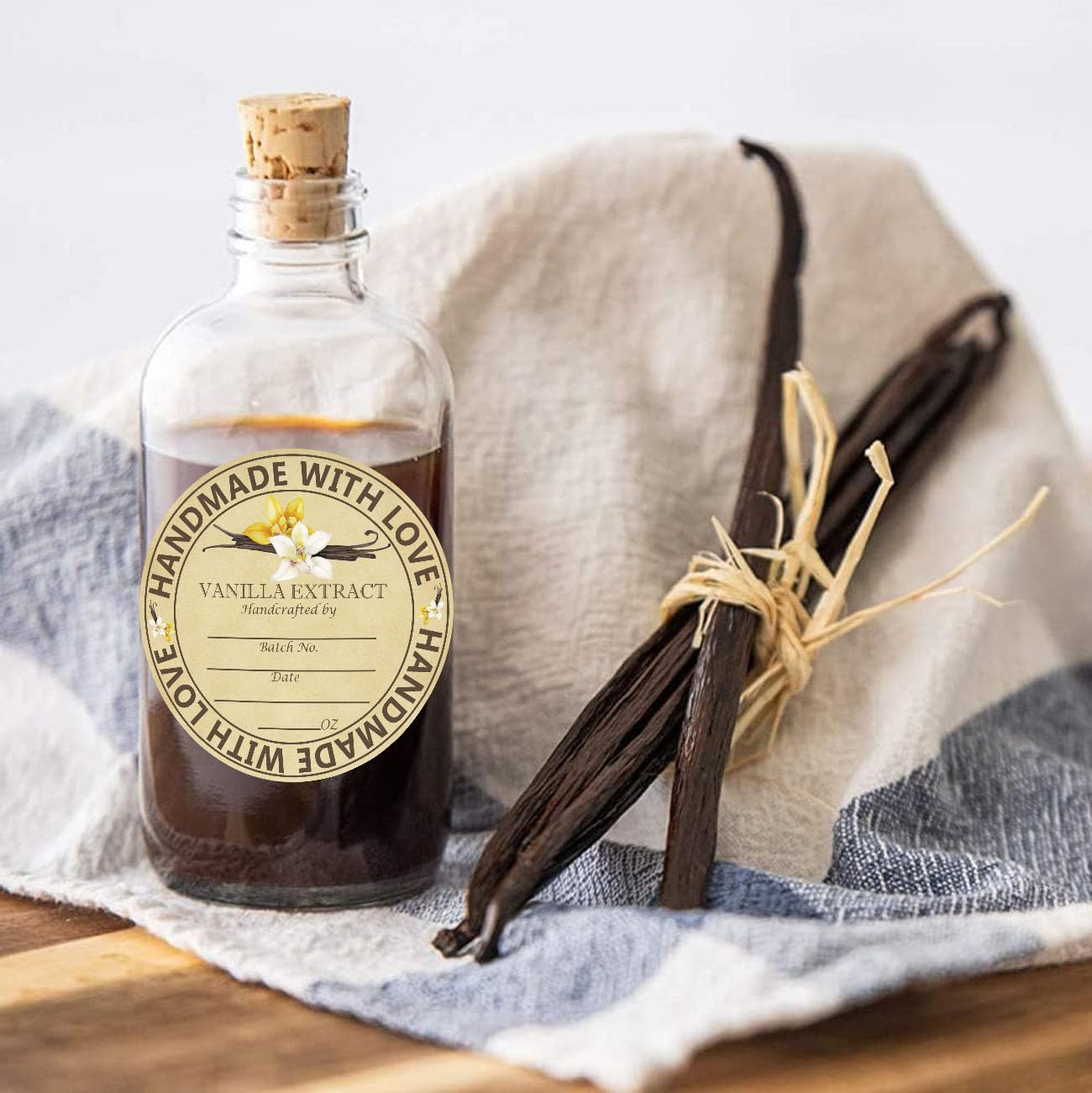 250pcs Vanilla Extract Sticker 2 Inch Round Gloss Brown Homemade Vanilla Labels Christmas Vanilla Homemade with Love Stickers for Handcrafted Vanilla Bottles Jar Kitchen Pantry (2 inch, Color2)