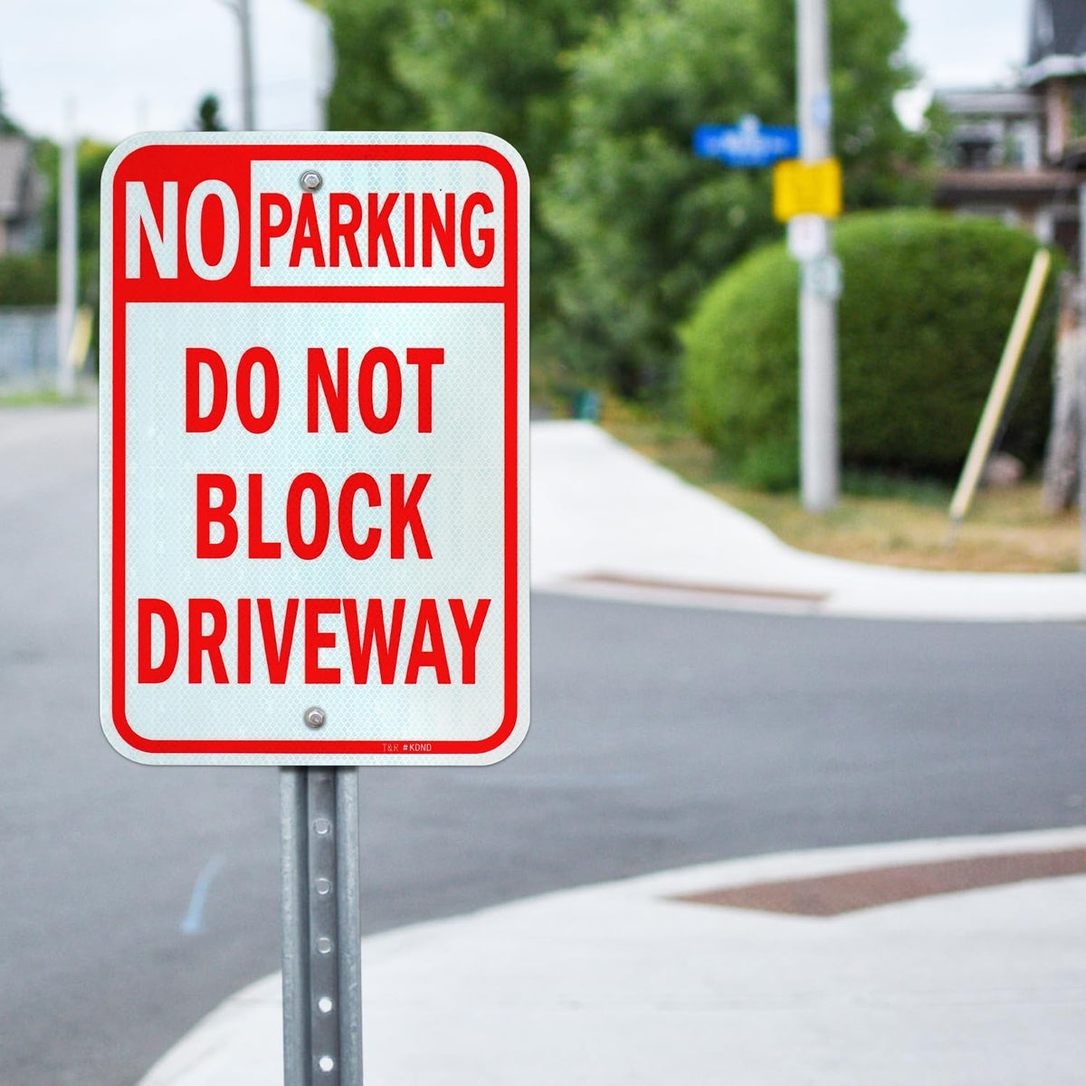 T&R (2 Pack) Large No Parking Sign Do Not Block Driveway Sign, 18" x 12" Engineer Grade Reflective Sheeting, Rust Free Aluminum, Waterproof, Fade Resistant, 2 Pre-drilled Holes RED - 18" x 12" - 2 Pack