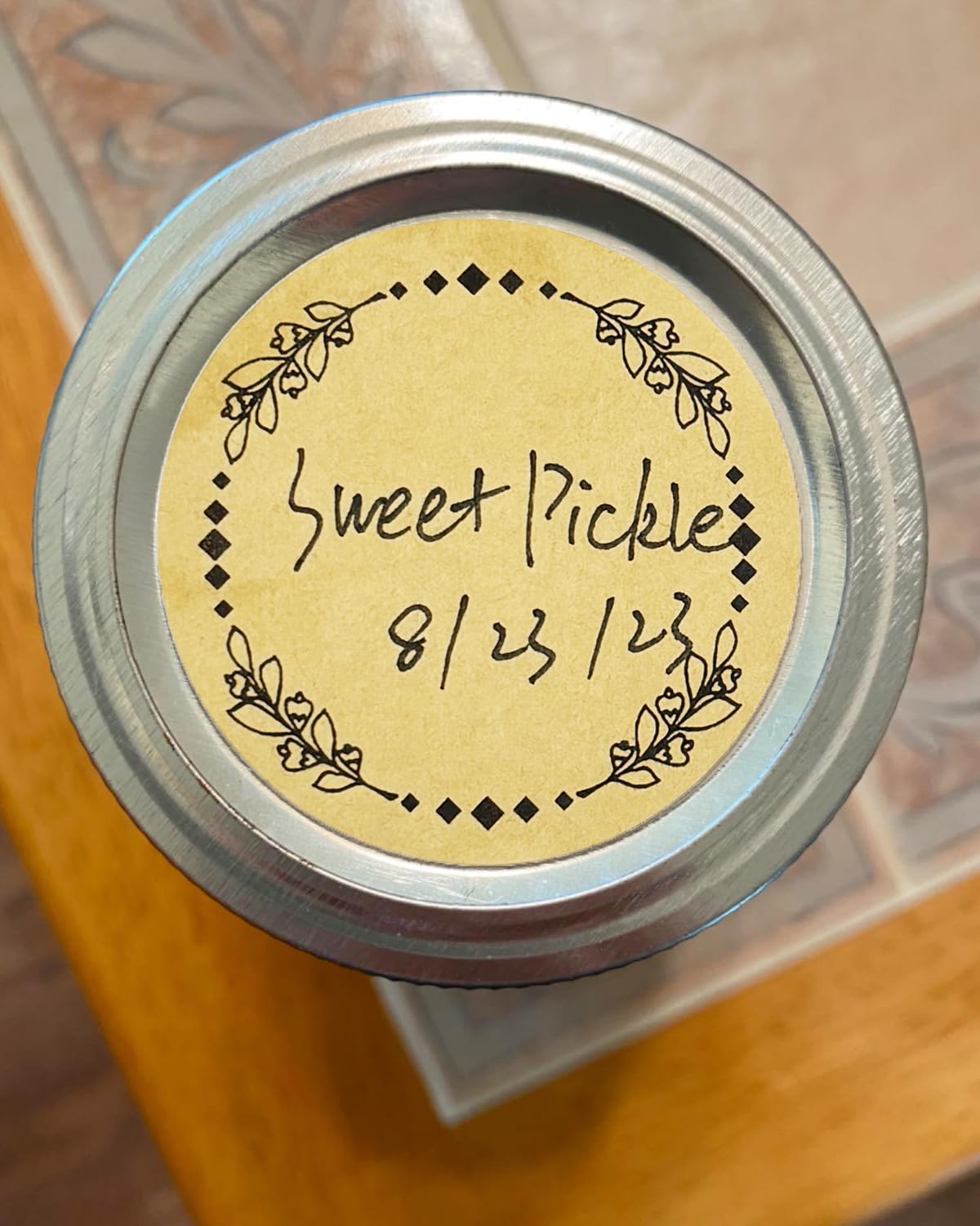2" Canning Labels for Jars & Lids, 500 Labels per Roll, 4 Different Wreath Designs, Round Kraft Christmas Mason Jar Stickers, Food Labels Pantry Labels, Mason Jar Labels Spice Labels Bottle Labels Brown_500 Labels