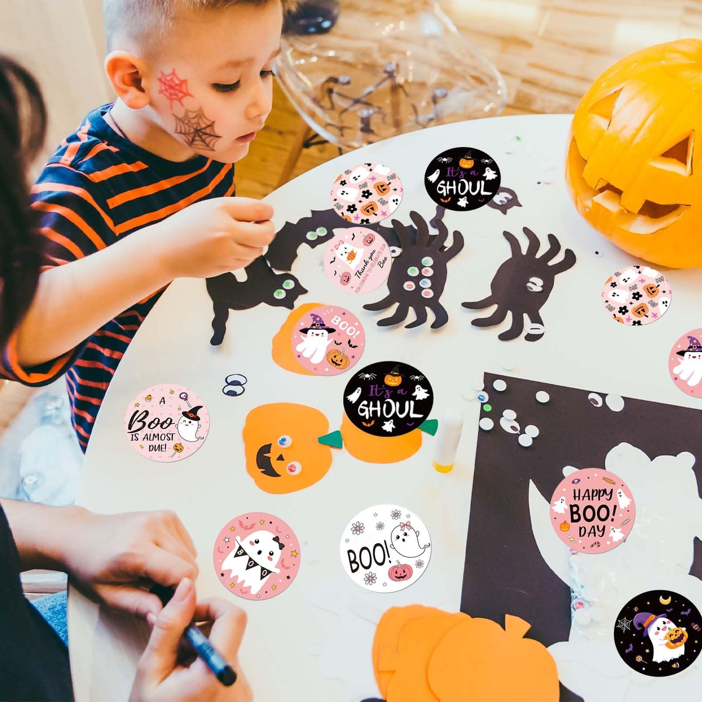 1000Pcs Halloween Stickers Roll Pink Black Cute Ghost Boo Self-Adhesive Round Stickers for Halloween Party Gift Bags Self-Sealing Supplies, 8 Design