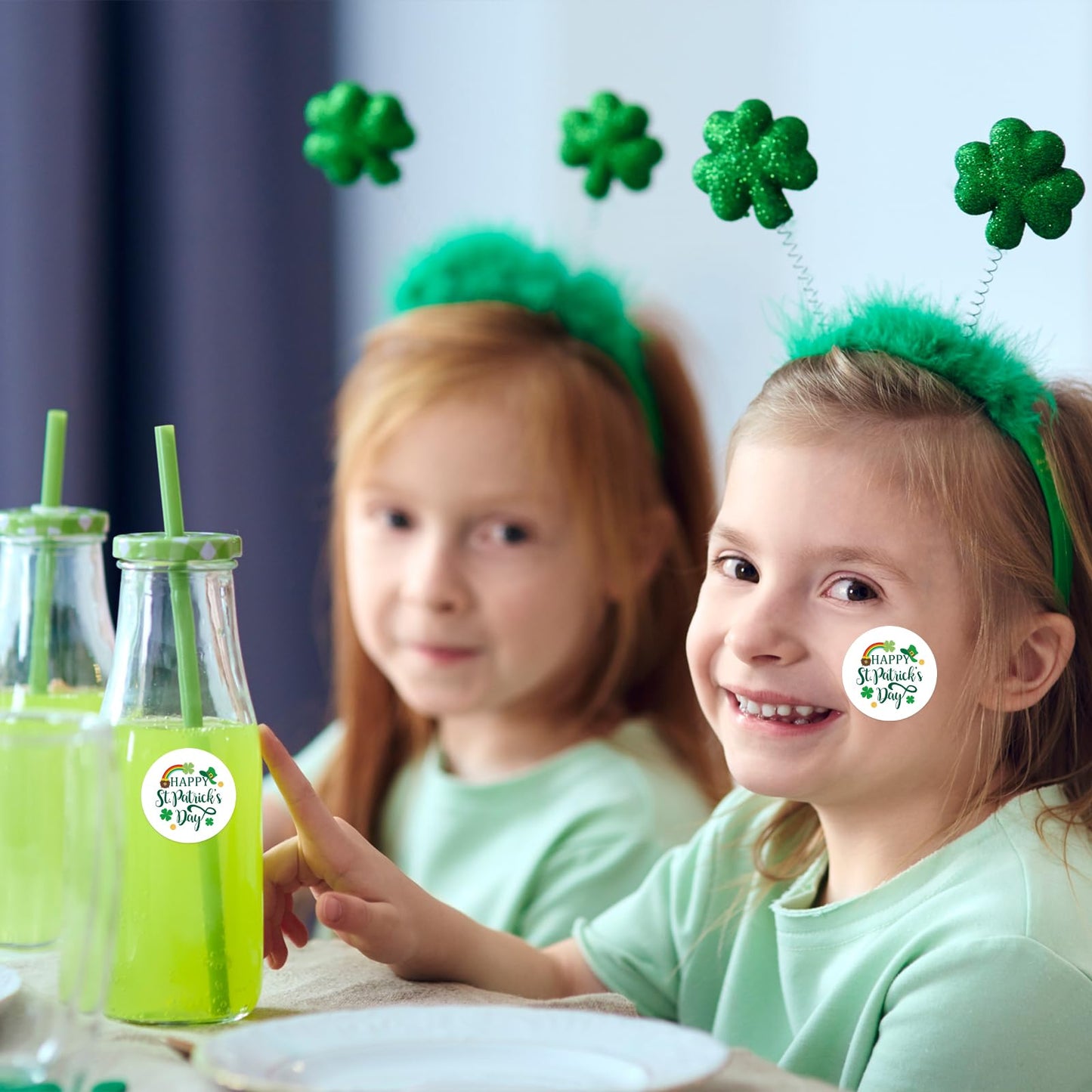 Heyfibro 500 PCS 1.5 Inch St. Patrick's Day Roll Stickers for Small Business, Gift Packing, Cards, Candy Bags, Envelope Seals, Party Supplies (Clover) Clover