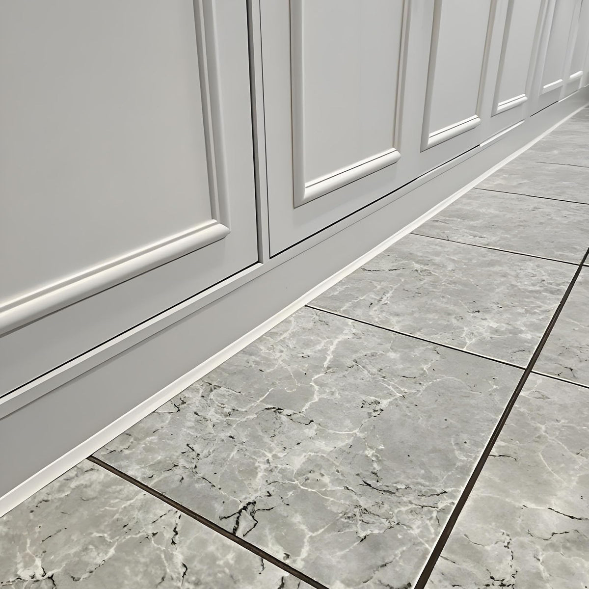 6m (19.7ft) Self-Adhesive Floor Molding Trim - Flexible TPE Baseboard Edging for Floors, Walls, Countertops