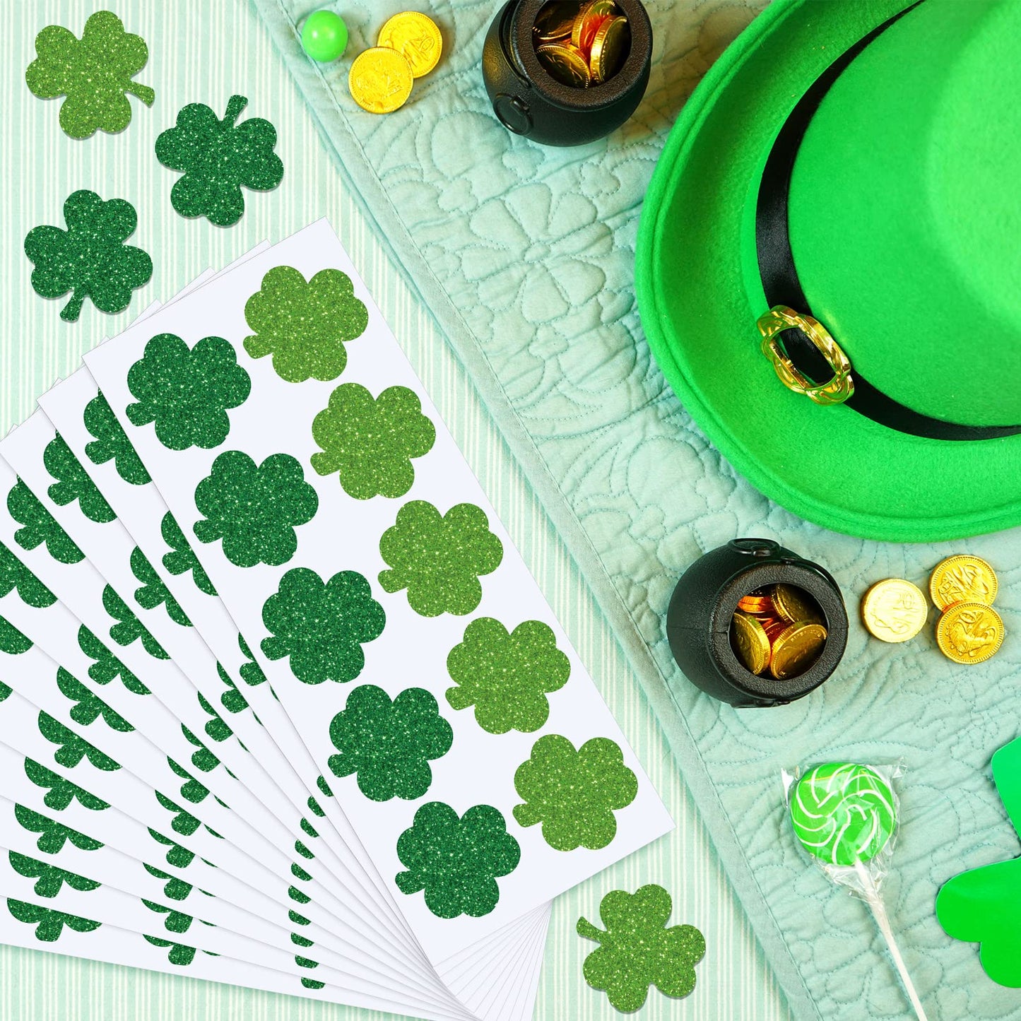 Whaline 500Pcs St. Patrick's Day Stickers Glitter Green Shamrock Shape Stickers 1.5Inch Lucky Clover Pattern Shinny Label Tag Self-Adhesive Stickers for Irish Holiday Party Box Cards Seal Envelopes