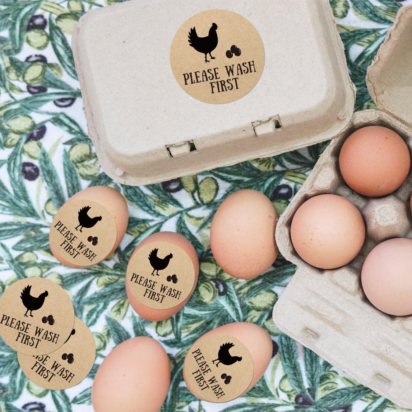500 Pcs Farm Fresh Eggs Stickers 2 Inch Round Farm Chicken Egg Labels Natural Brown Kraft Unwashed Egg Cartoon Label Decal for Business Farm Fresh Produce Egg Cartoon Labeling