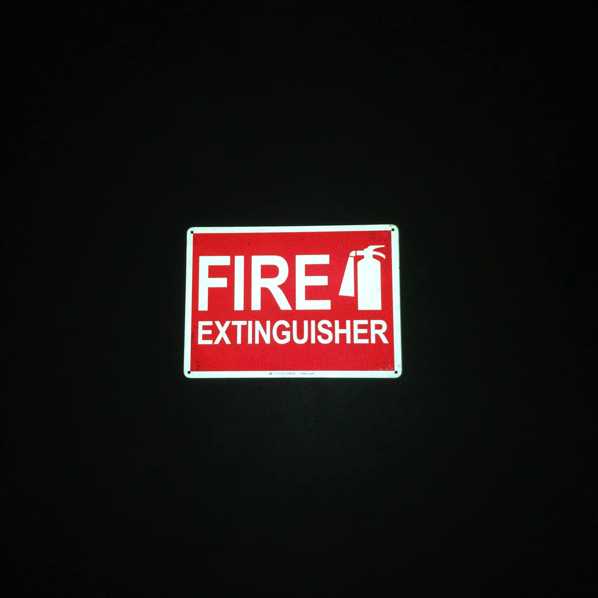 TRADESAFE Fire Extinguisher Sign - Fire Sign with Fire Extinguisher Logo, Quick Install Aluminum Safety Sign, Light Reflective, UV-Resistant, Waterproof, 14” X 10” Fire Safety Signs For Business Fire Extinguisher 14x10in