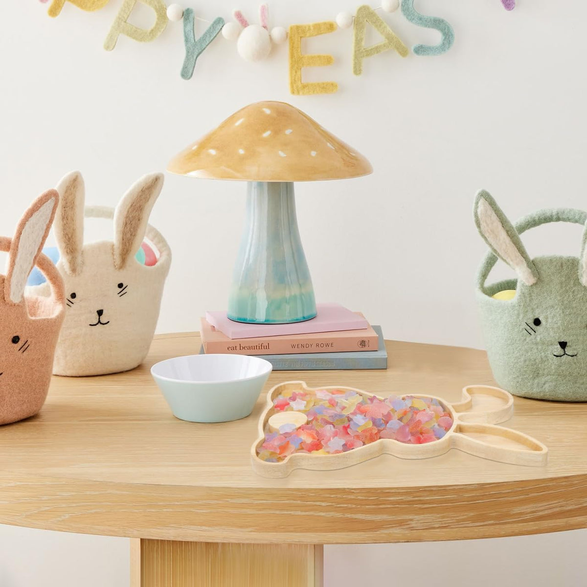 Garneck Bunny Charcuterie Board: 28.5 cm Wooden Easter Tray