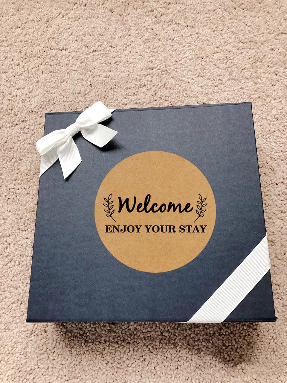500 PCS Welcome Hotel Guest Kraft Paper Stickers Welcome Enjoy Your Stay Stickers Hotel Key Card Envelope Seals for Welcoming Guests and Decorating (Pack of 2) 2 inches in diameter (Pack of 2)