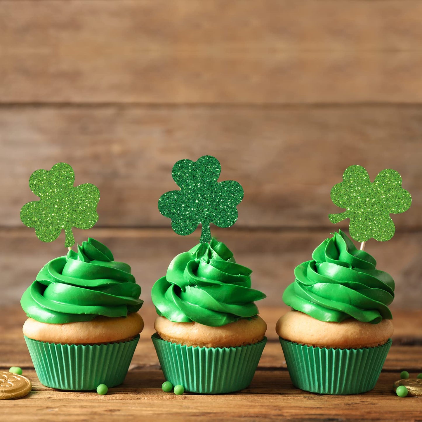 Whaline 500Pcs St. Patrick's Day Stickers Glitter Green Shamrock Shape Stickers 1.5Inch Lucky Clover Pattern Shinny Label Tag Self-Adhesive Stickers for Irish Holiday Party Box Cards Seal Envelopes