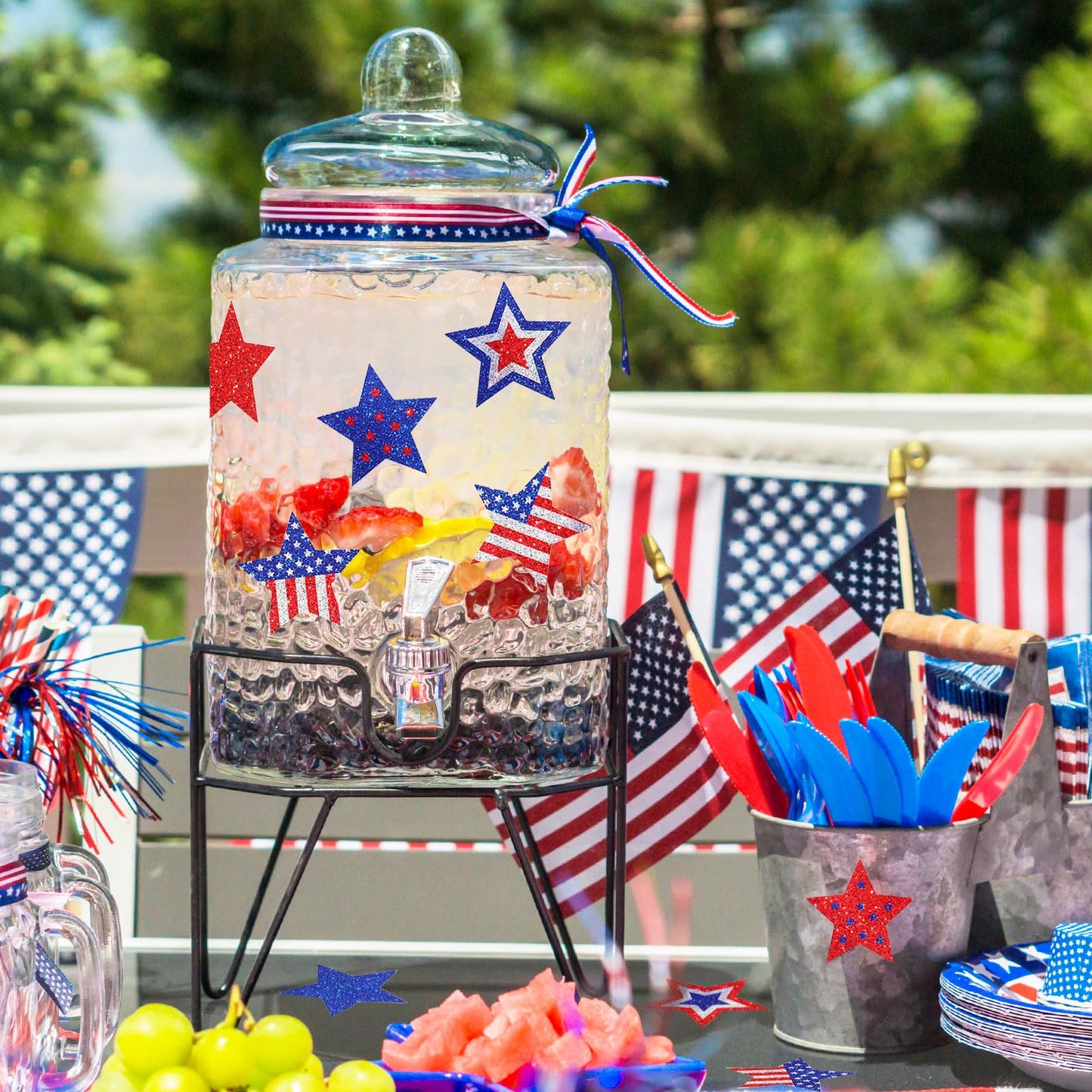 600Pcs Patriotic Star Stickers Roll Blue Red Laser Silver Stars Labels American Flag Self-Adhesive Independence Day Stickers for 4th of July Memorial Day Water Bottle Luggage Decor, 8 Design