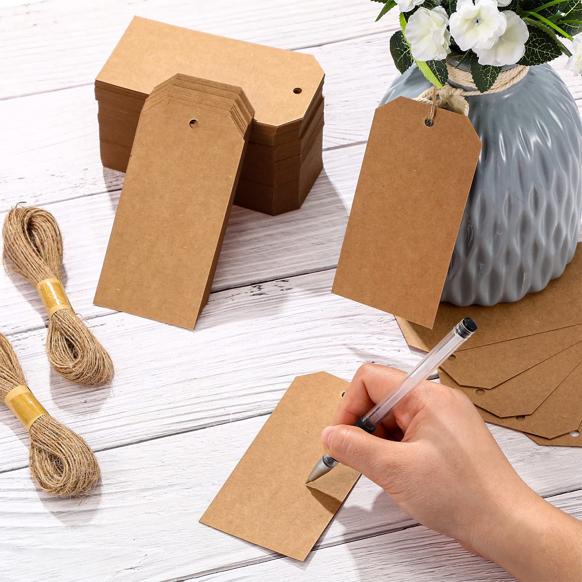 Gersoniel 200 Pcs Kraft Paper Gift Price Name Tags with Strings 4.7"x2.4"