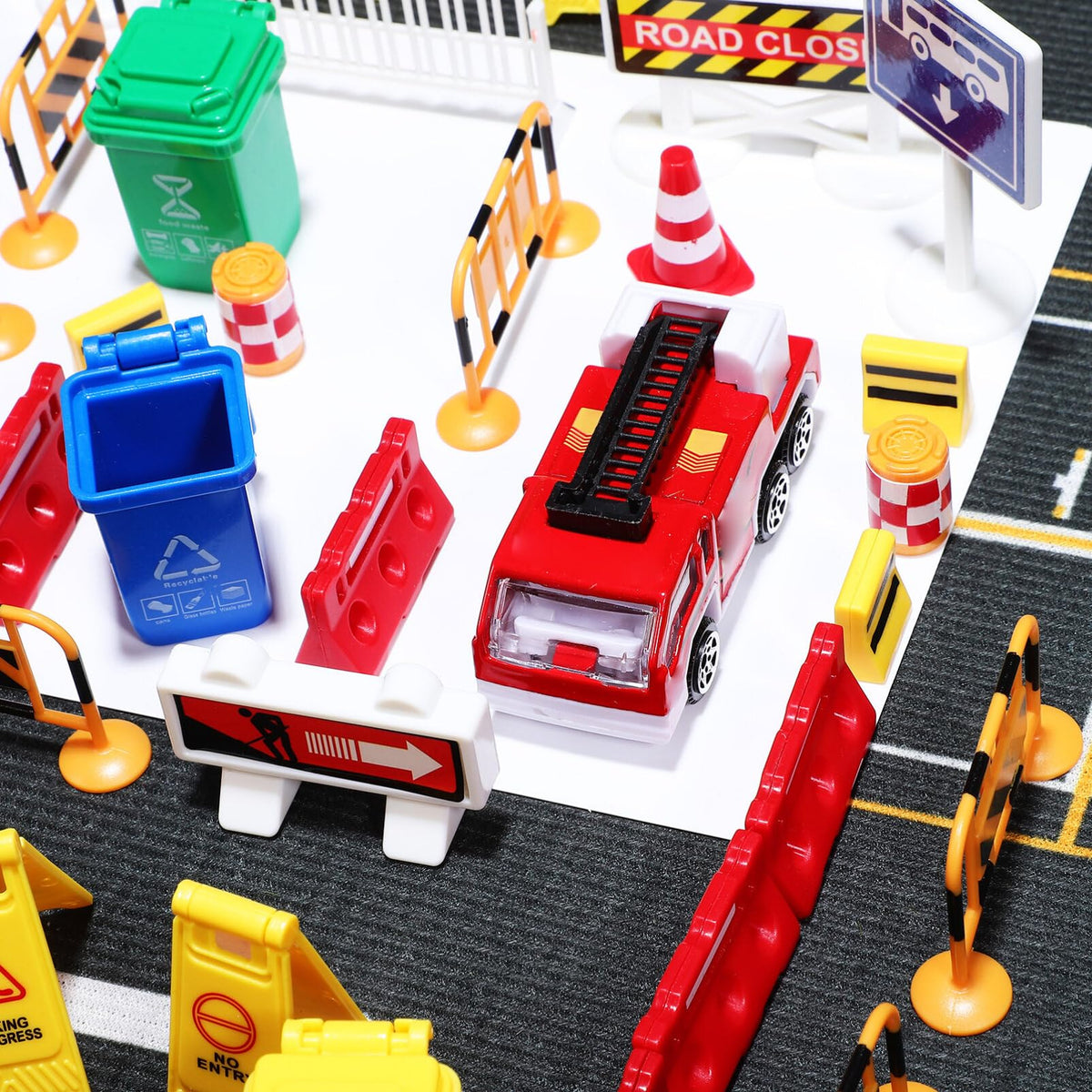105PCS Mini Traffic Road Signs Set Mini Traffic Cones Construction Toys Miniature Trash can Light Crosswalk Signal Roadblocks Street Playset for Safety Education Plaything