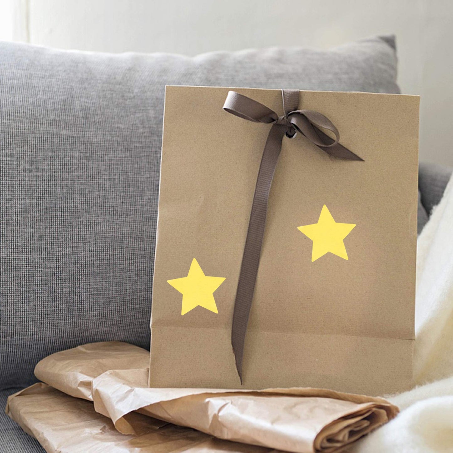 Hybsk Gold Star Stickers for Kids Reward Metallic Foil Star Labels 1.5 Inch 500 Total Per Roll (Gold)