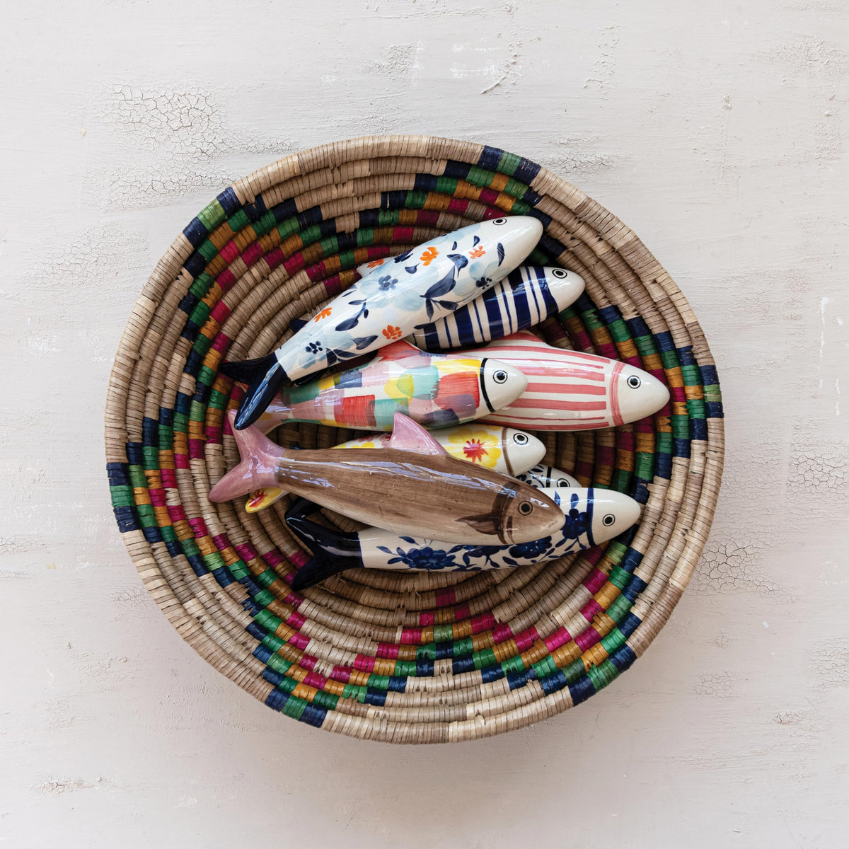 Creative Co-Op Hand-Woven Seagrass Basket with Star, Natural and Multicolor