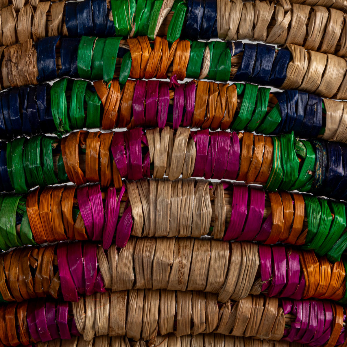 Creative Co-Op Hand-Woven Seagrass Basket with Star, Natural and Multicolor