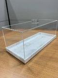 DesignStyles Rectangular Acrylic Cake Holder with Lid
